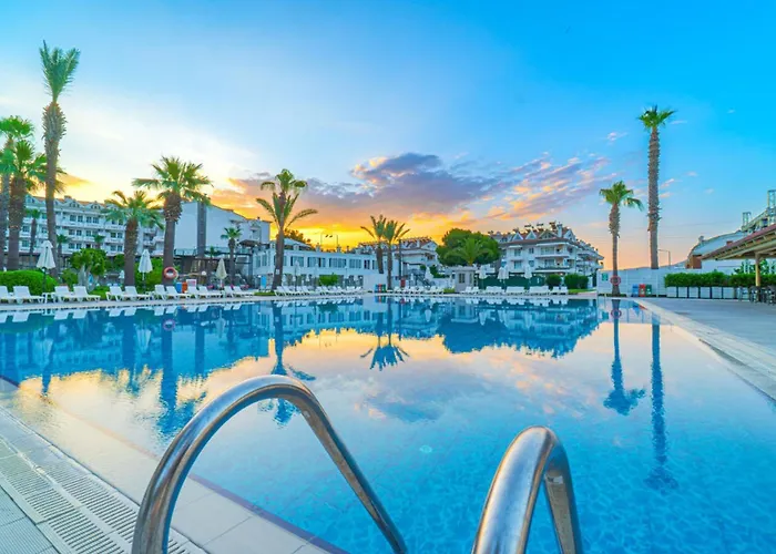 Club Pineta Hotel 4*