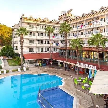 Club Pineta 4*