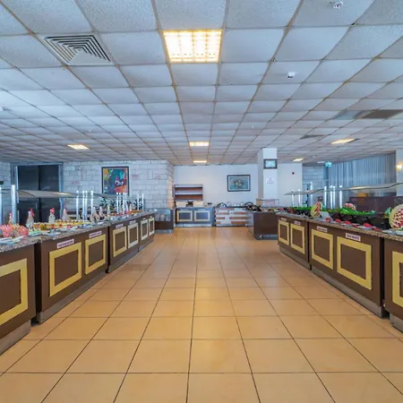 Club Pineta فندق 4*
