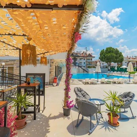 Club Pineta 4* مرمريس