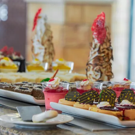 Club Pineta فندق