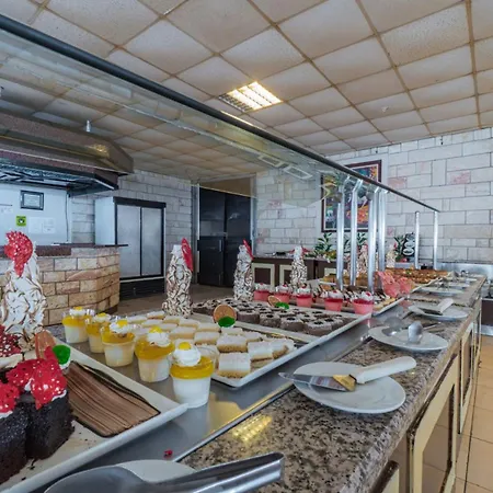 Club Pineta مرمريس