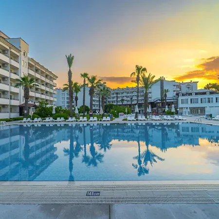 Club Pineta فندق