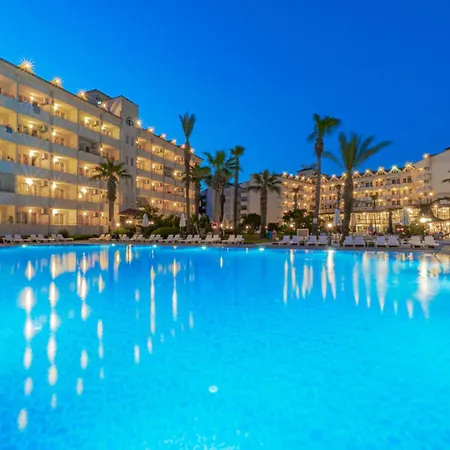 Club Pineta فندق 4*