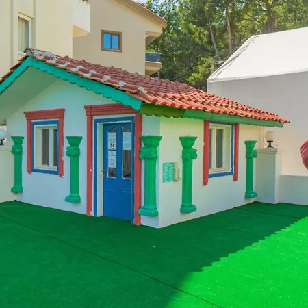 Hotel Club Pineta 4*